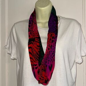 Vintage 80s/90s animal print multi colored polyester infinity scarf